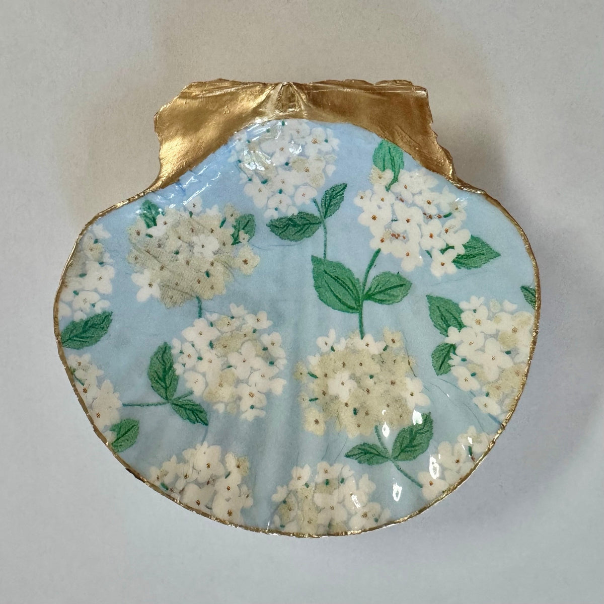 White Hydrangea Scallop Shell Ring Dish