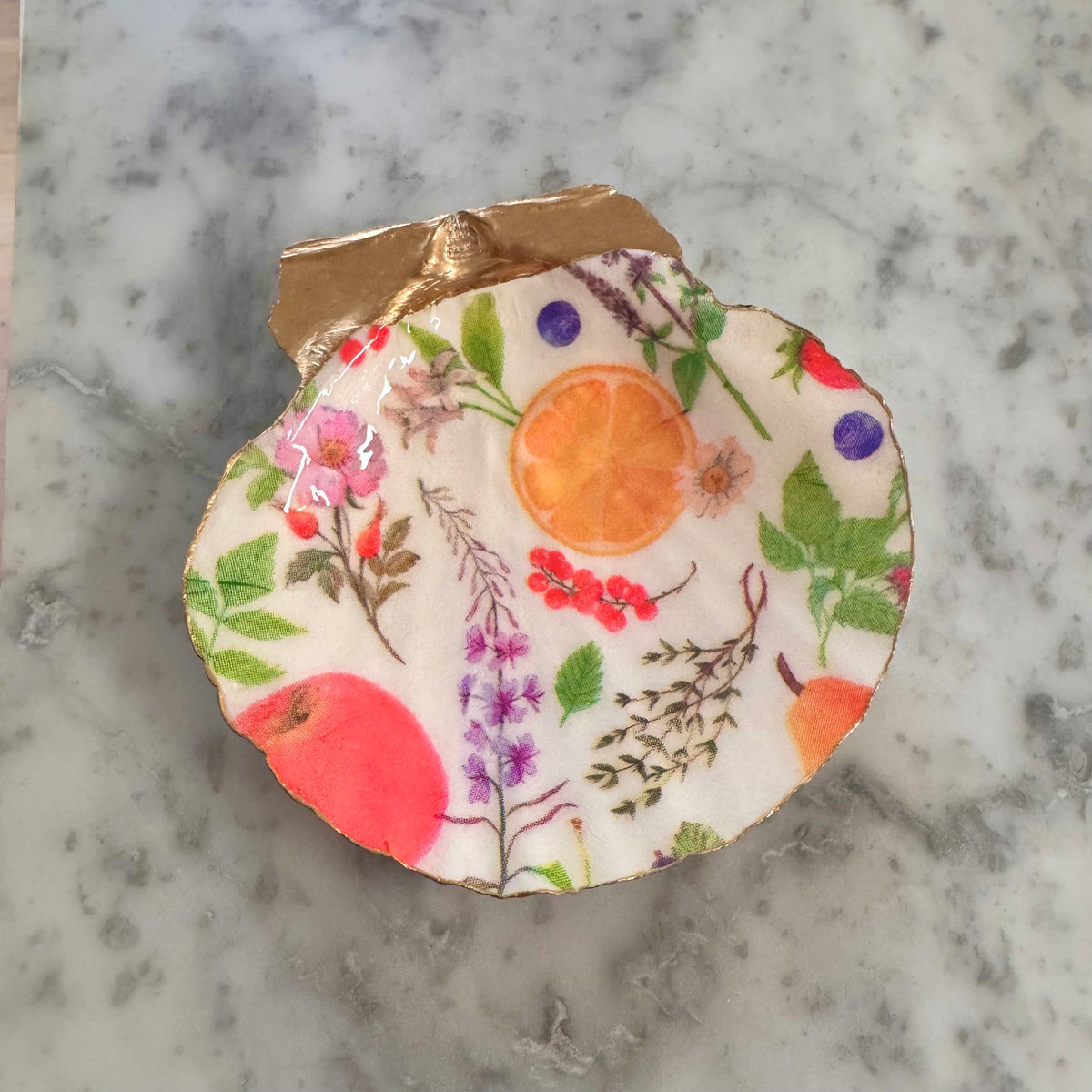 Fruit & Botanical Garden Scallop Shell Ring Dish