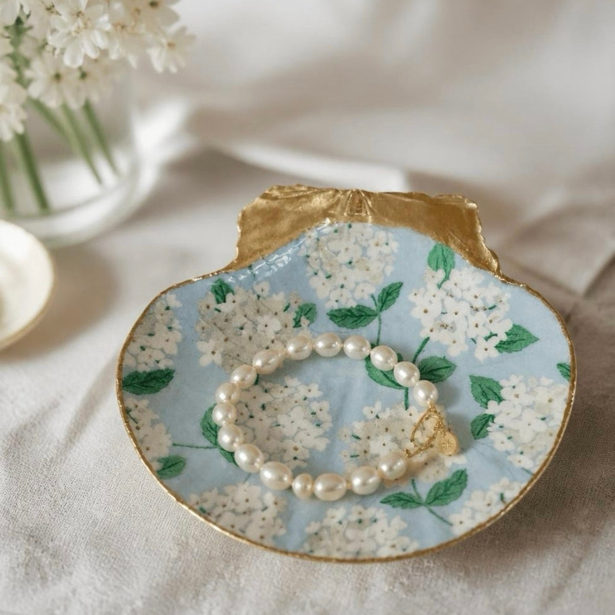 White Hydrangea Scallop Shell Ring Dish