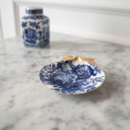 Blue Chinoiserie Rose Scallop Shell Ring Dish
